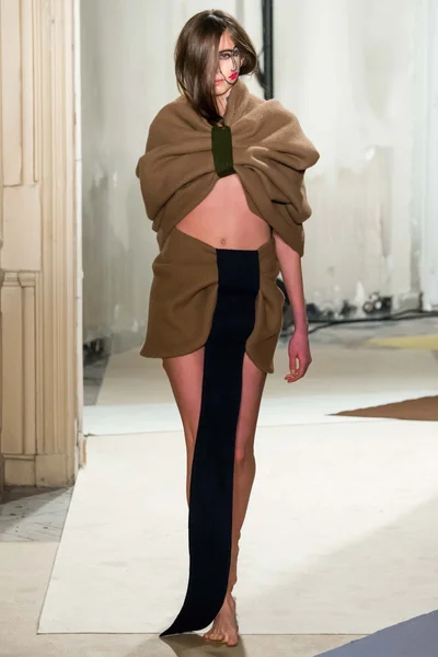 Look 28